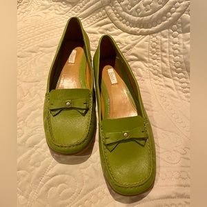 BASS Gorgeous Green Soft Leather Loafers. I wish they were my size!! Sz 7.5 TTS